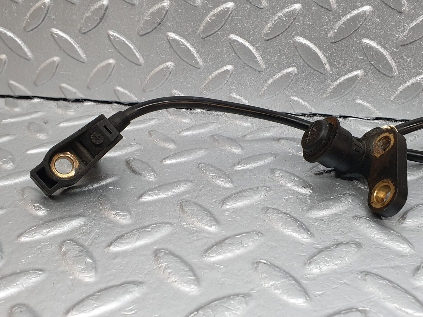 42117 Mercedes-Benz W202 C200 ABS Sensor Speed Sensor Right Side 2025402417
