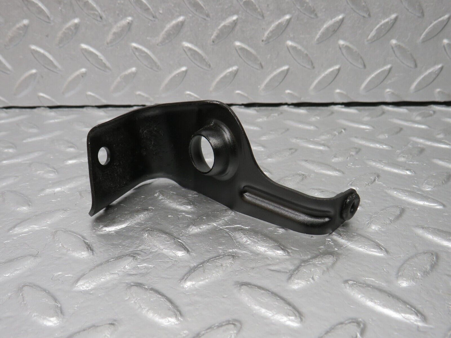 39281 Mercedes-Benz R107 500SL Starter Motor Cable Wire Bracket