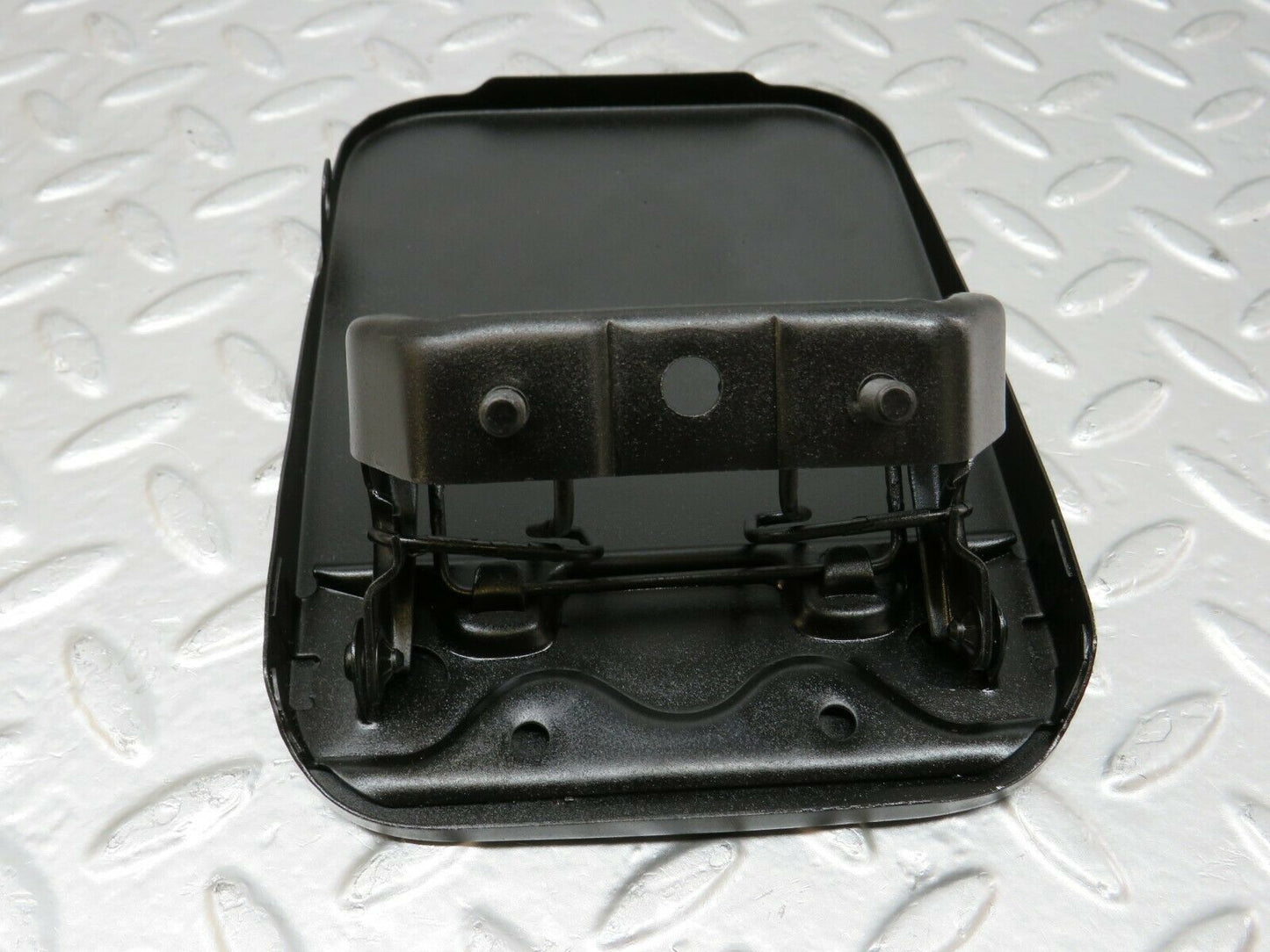 24456 Mercedes-Benz S124 220TE Wagon Fuel Tank Flap Cap
