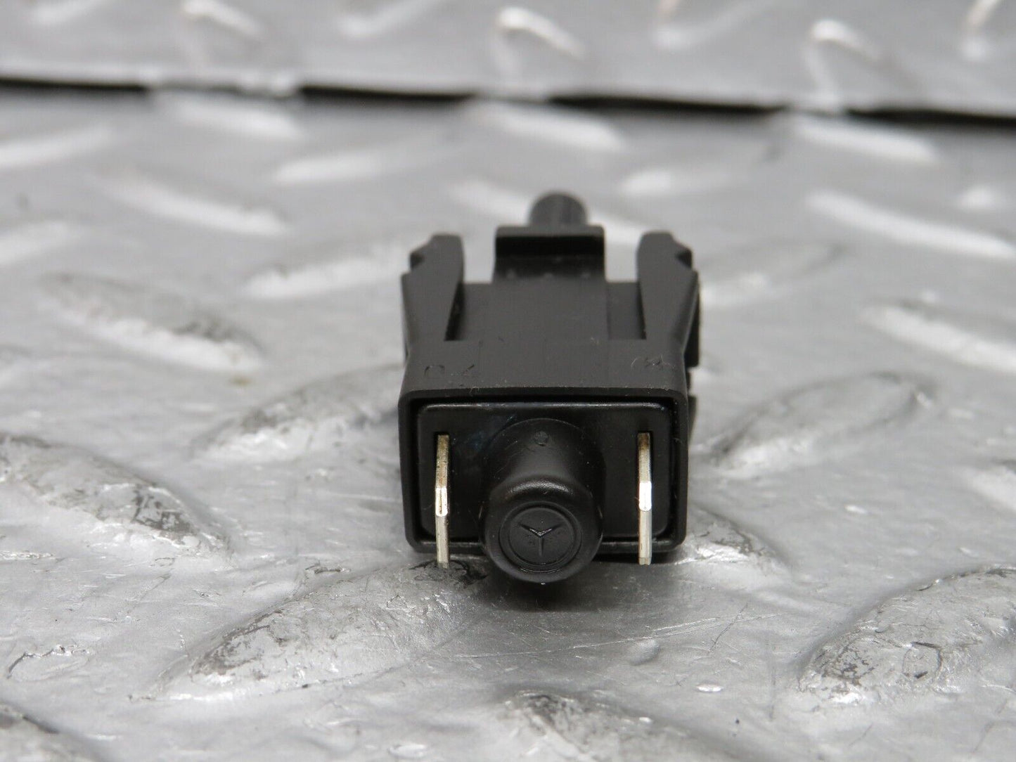24904 Mercedes-Benz W140 S320 Door Contact Switch 0015458714
