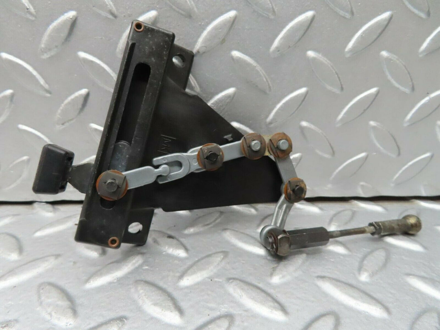 15608 Mercedes-Benz R107 450SL Coupe Air Vent Control Lever Centre
