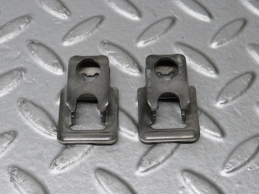 39031 Mercedes-Benz W201 190E 2.6L Fuel Injector Bracket 2x