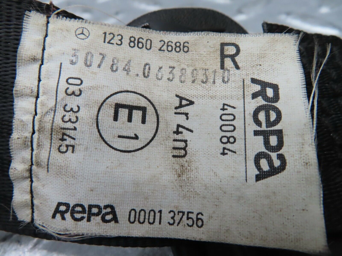 21239 Mercedes-Benz W123 230E Front Right Seat Belt 1238602686