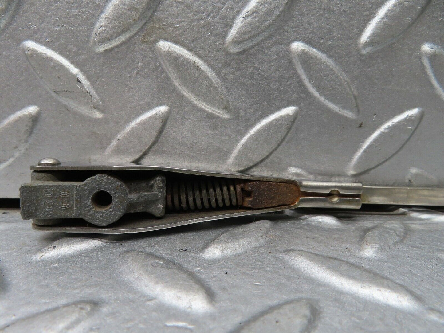 18674 Mercedes-Benz W120 W121 Ponton Wiper Arm