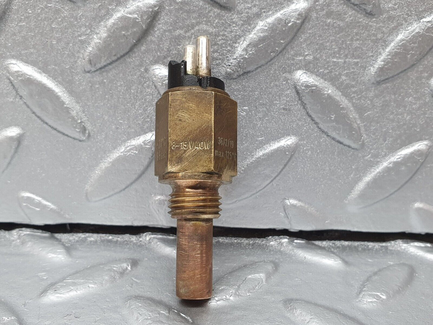 41331 Mercedes-Benz W123 280E Temperature Sensor VDO