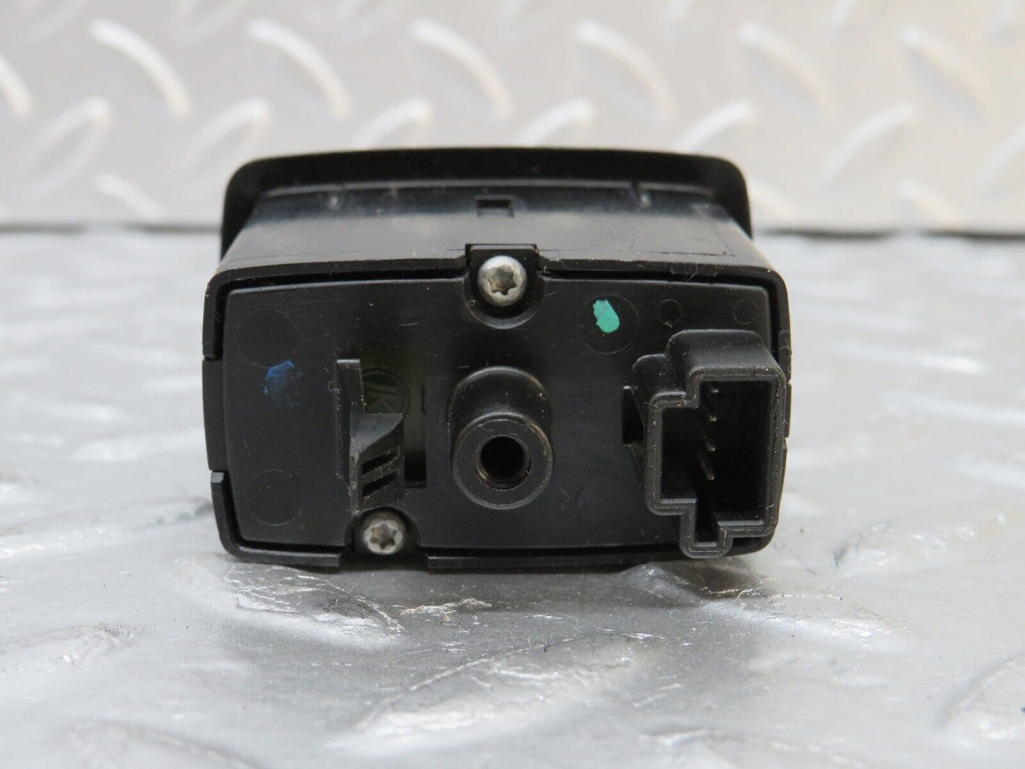 32744 Mercedes-Benz W245 Rear Right Electric Window Switch 2518200510