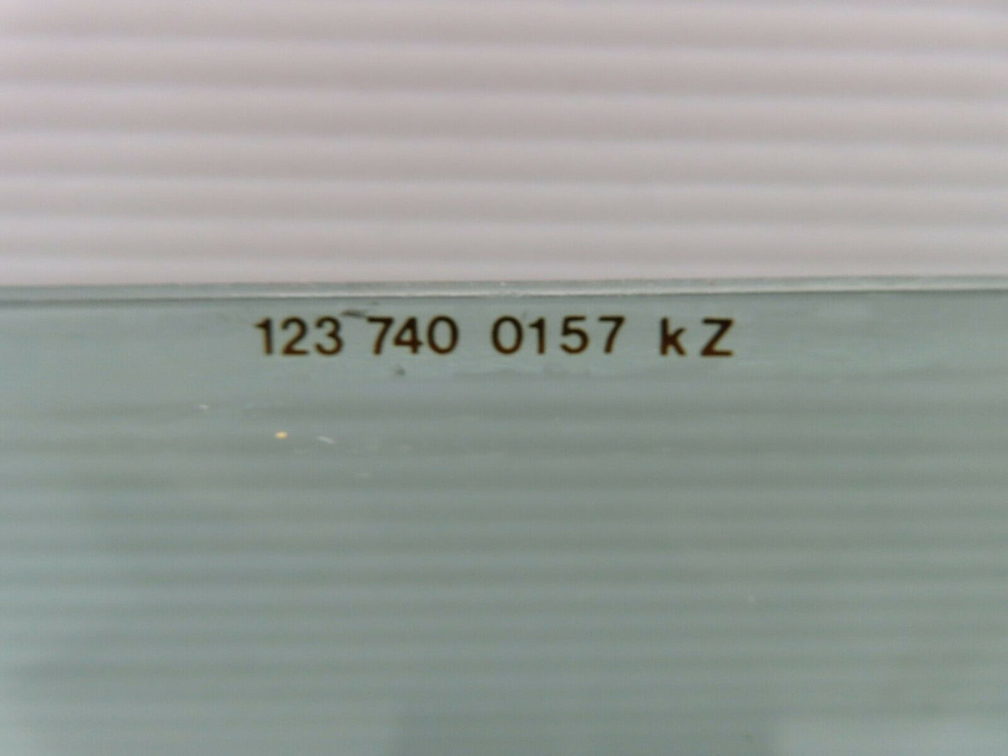 7679 Mercedes-Benz S123 230TE Wagon Heated Rear Windscreen 1237400157