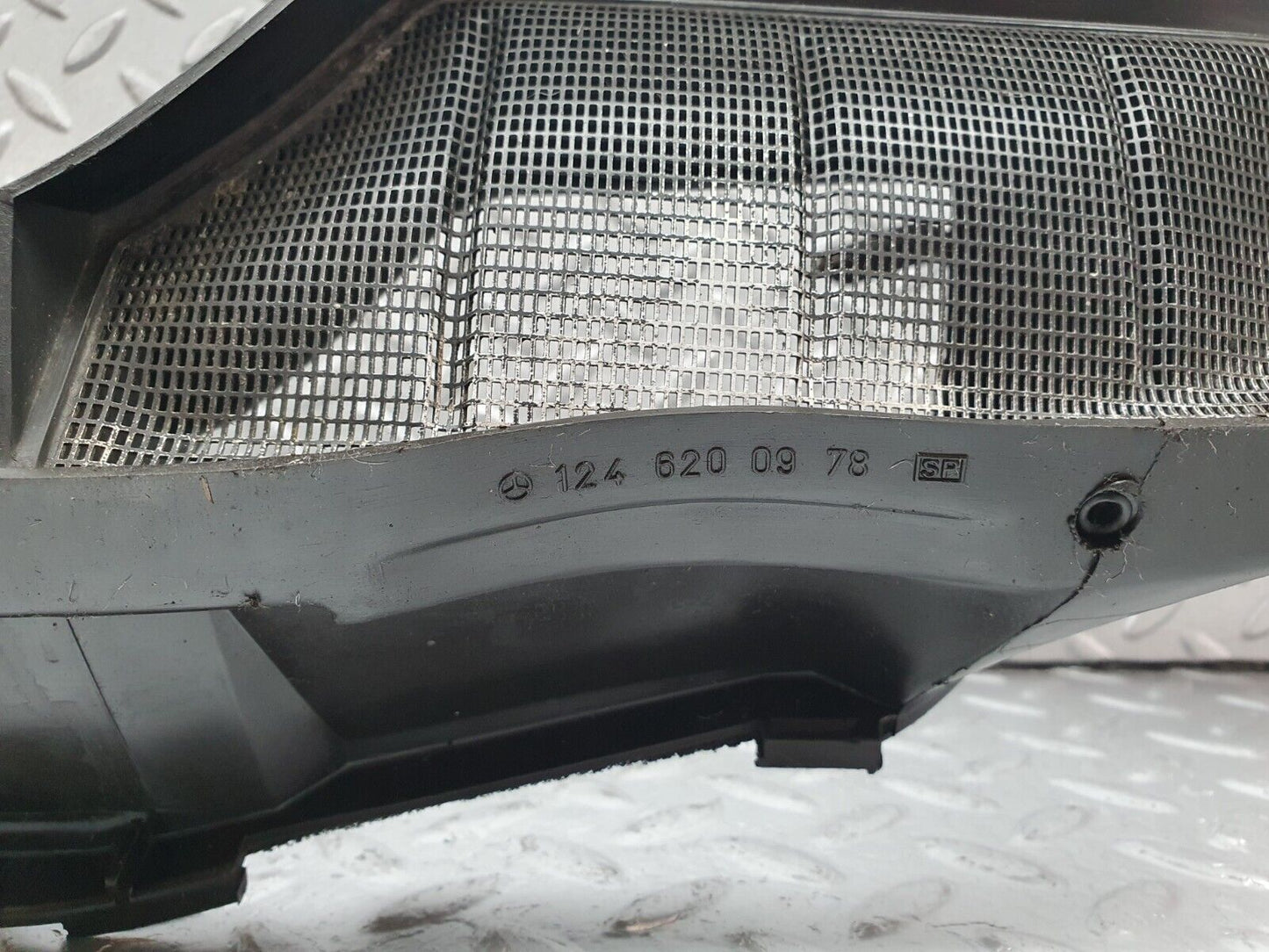 41454 Mercedes-Benz W124 200E Wiper Mechanism Cover Panel 1246280067 1246283707 1246202667 1246200978