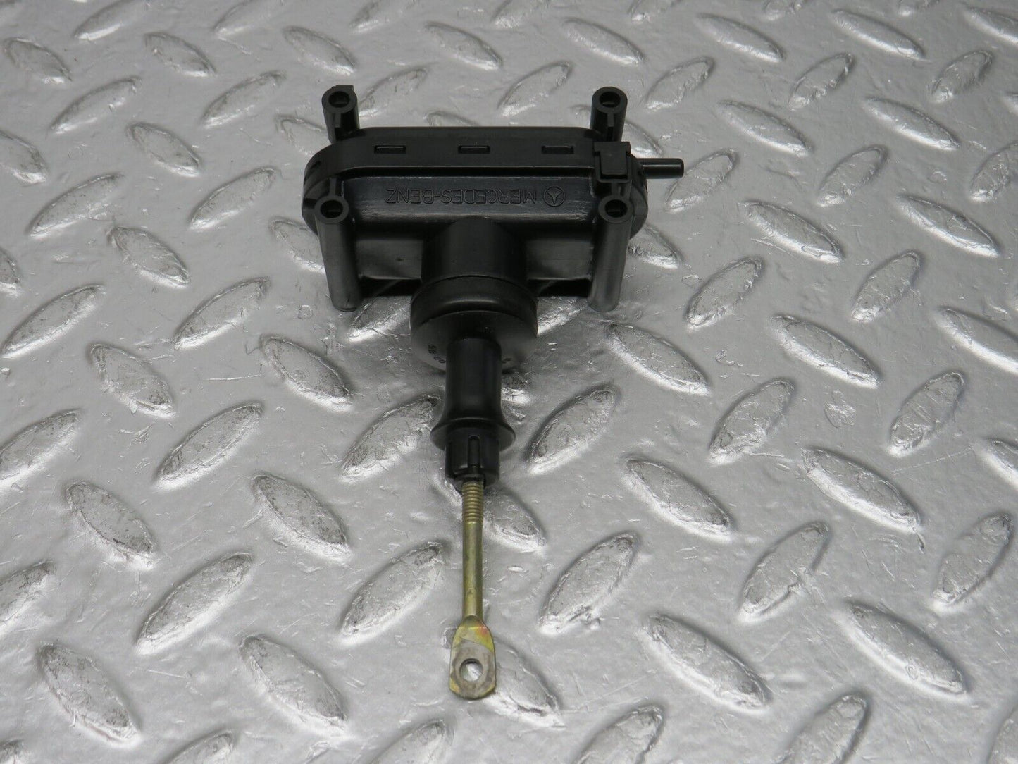 32449 Mercedes-Benz S124 300TE Wagon Door Lock Vacuum Actuator Rear Left