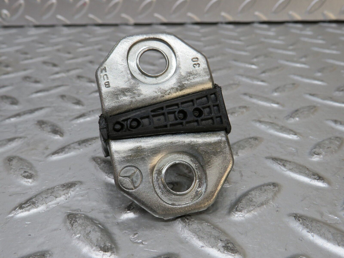 27745 Mercedes-Benz S124 300TE Wagon Door Lock Latch