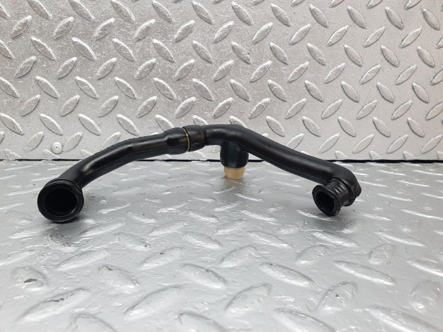 44000 Mercedes-Benz C123 230CE Coupe Air Intake Pipe 1020941682 1020941782