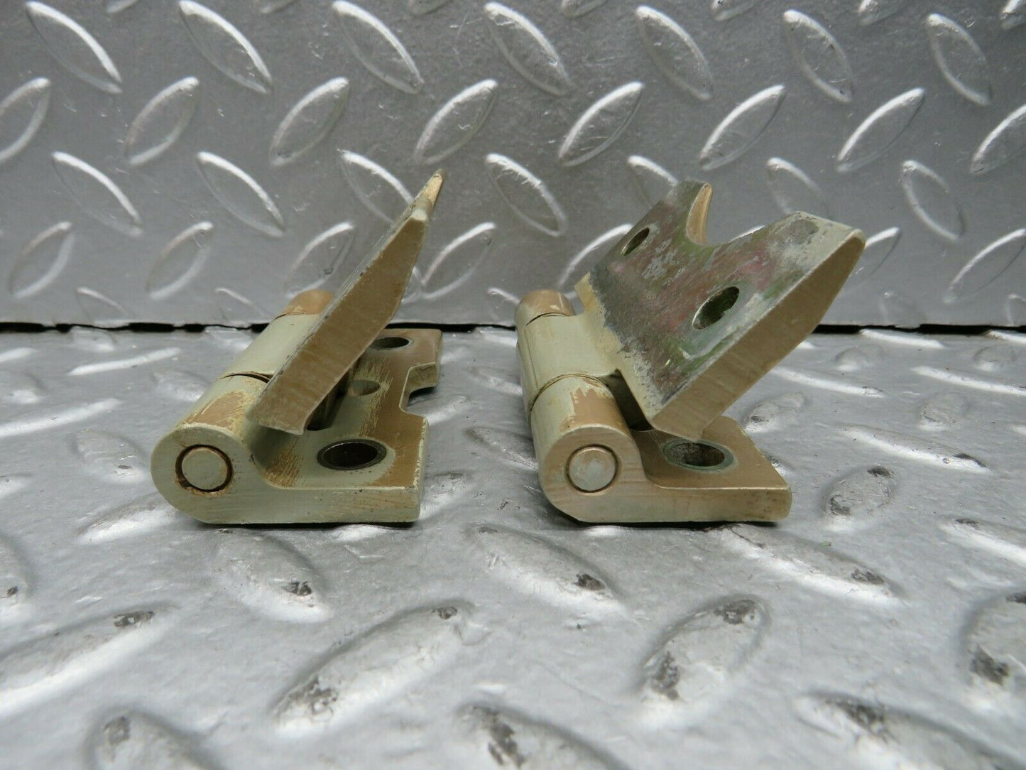 21962 Mercedes-Benz S123 280TE Wagon Door Hinges Pair 1237200037