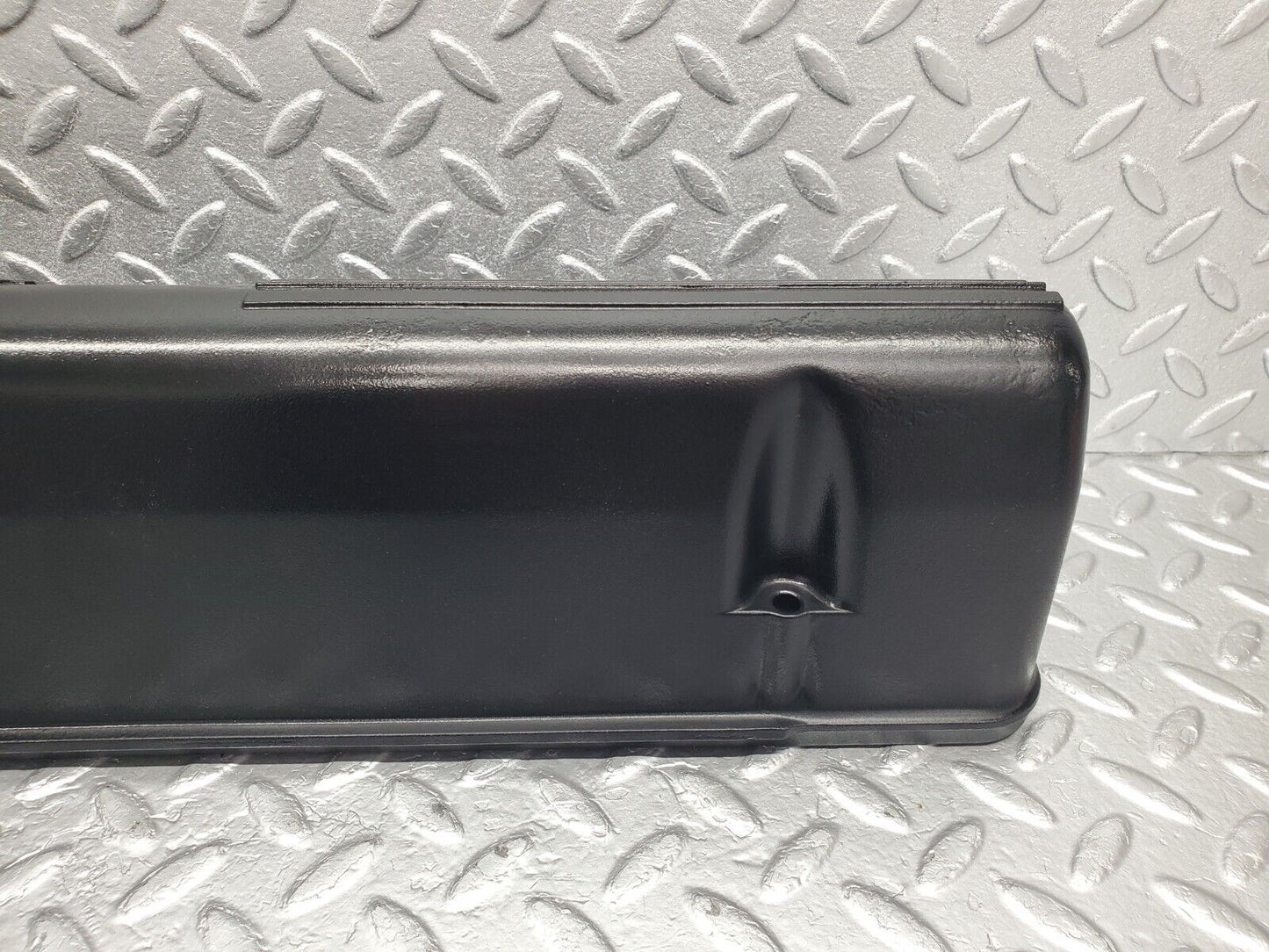 46319 Mercedes-Benz W126 420SE Cylinder Head Valve Cover Left Side 1170162105