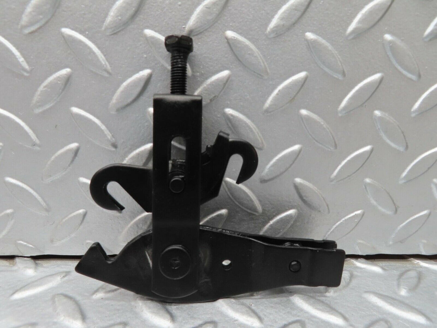 16505 Mercedes-Benz W124 260E Handbrake Regulator