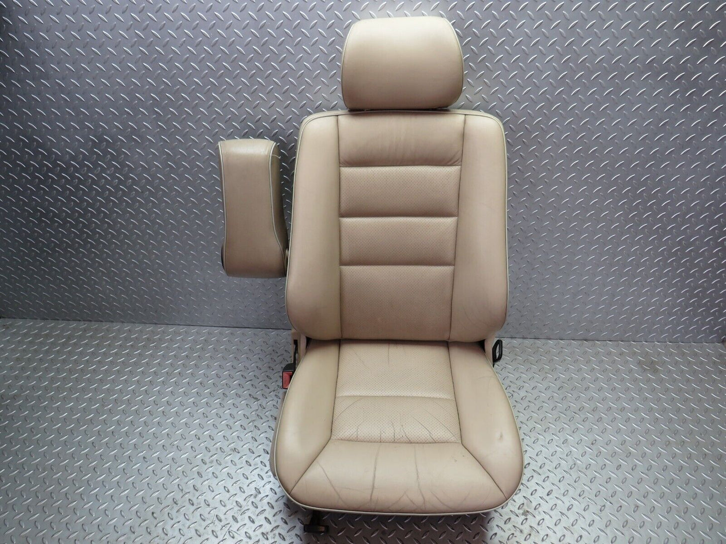 27712 Mercedes-Benz S124 300TE Wagon Front Left Passenger Seat Beige Leather