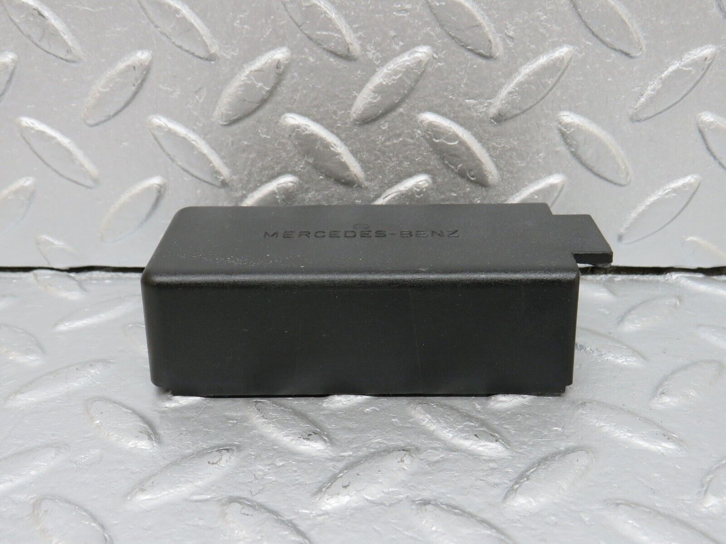 40669 Mercedes-Benz W123 300D Glow Plug Relay Cover 0005454245 3330591371