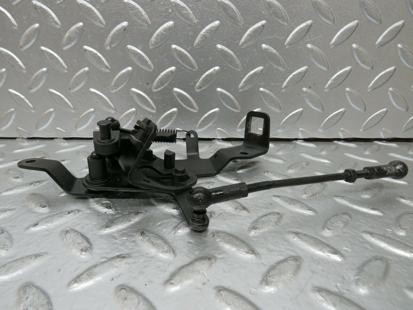 24348 Mercedes-Benz S124 220TE Wagon Throttle Linkage
