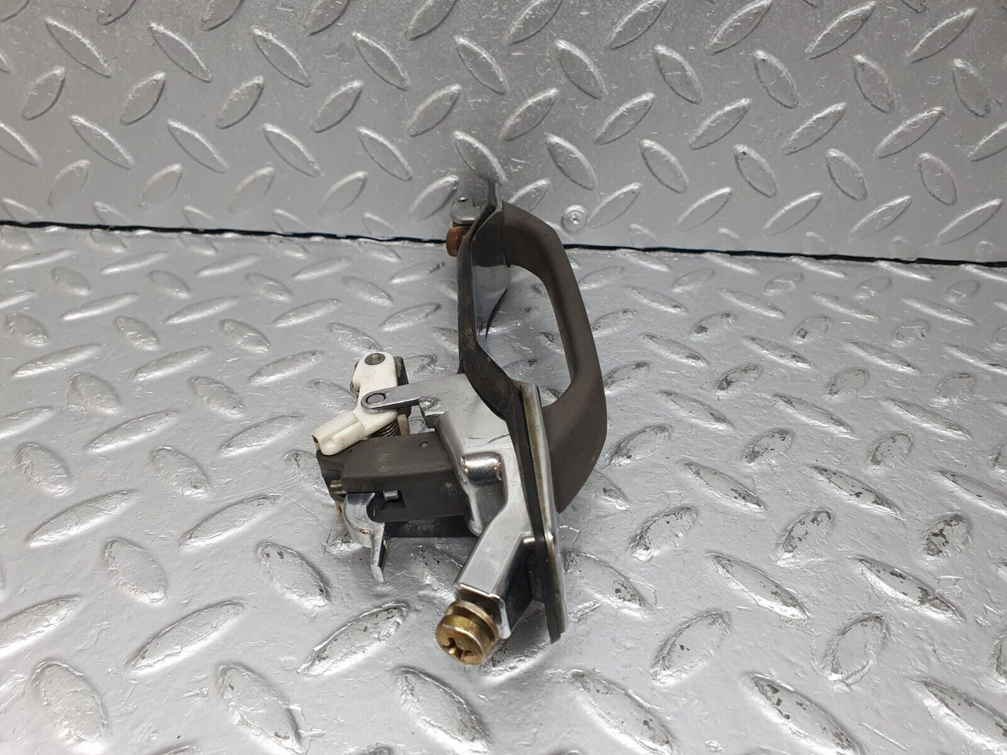 41082 Mercedes-Benz W126 300SE Rear Left Exterior Door Handle