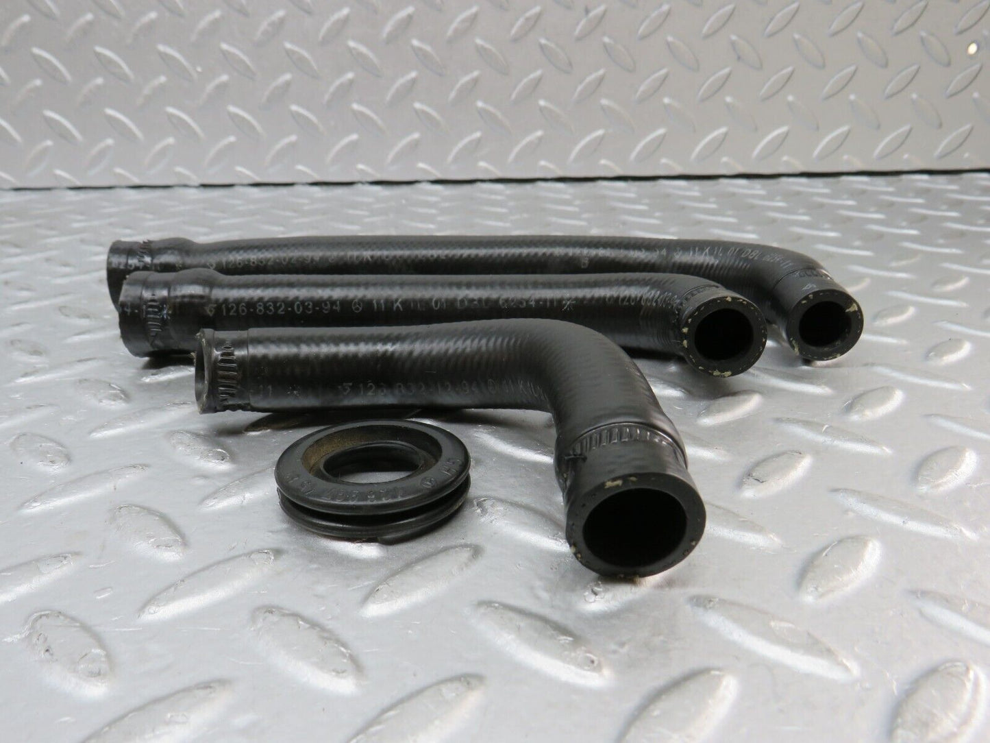 36282 Mercedes-Benz W126 420SE Heater Hose Pipe Set 1268320294 1268320394 1268321294