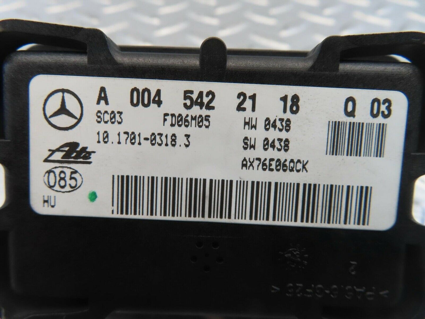 11090 Mercedes-Benz W221 S320 ESP Yaw Rate Sensor 0045422118