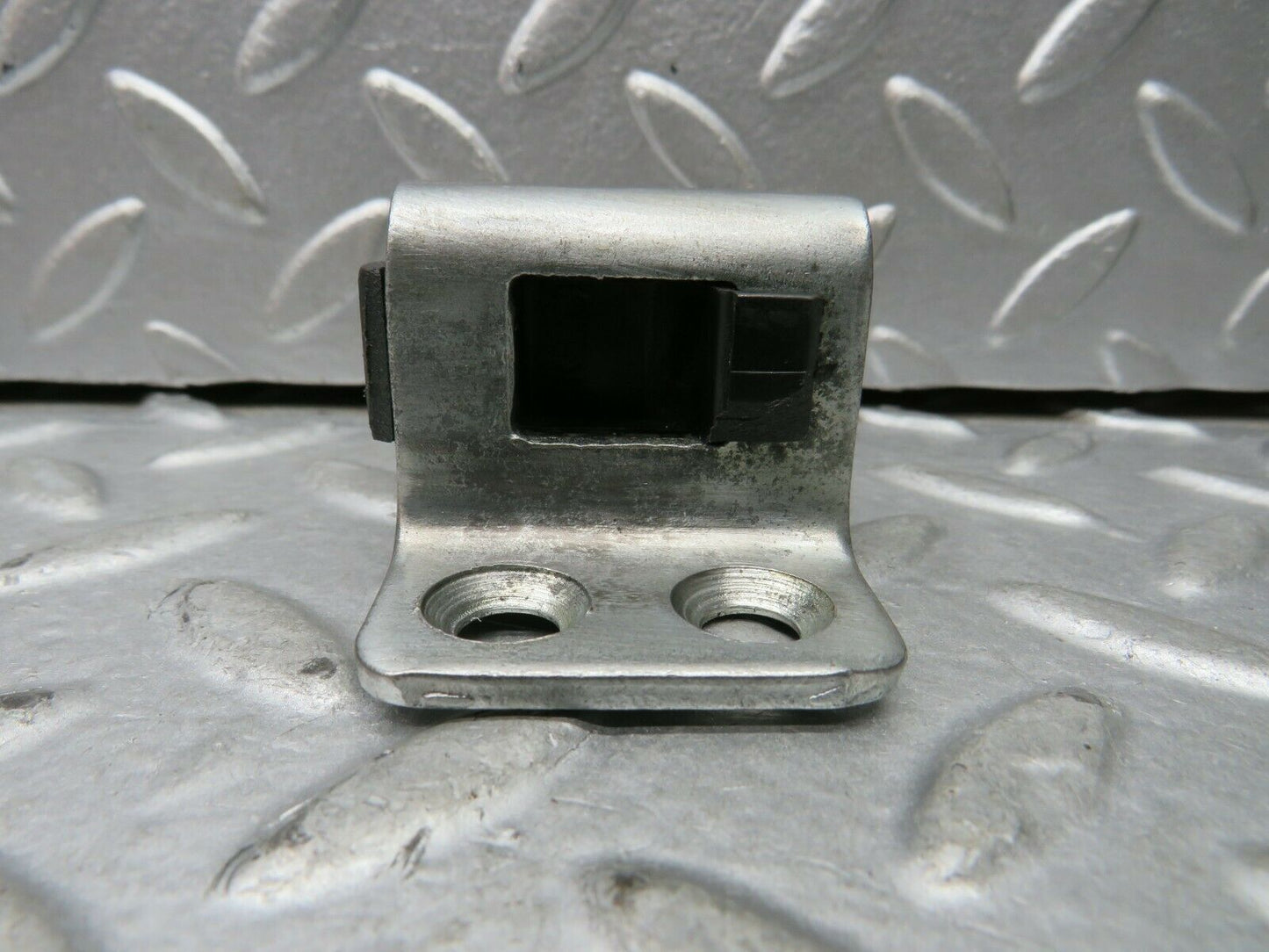 22166 Mercedes-Benz S123 280TE Wagon Door Lock Latch Right Side