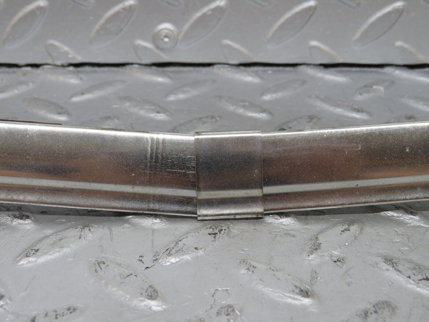 36311 Mercedes-Benz W126 420SE Front Windscreen Top Chrome Frame Trim