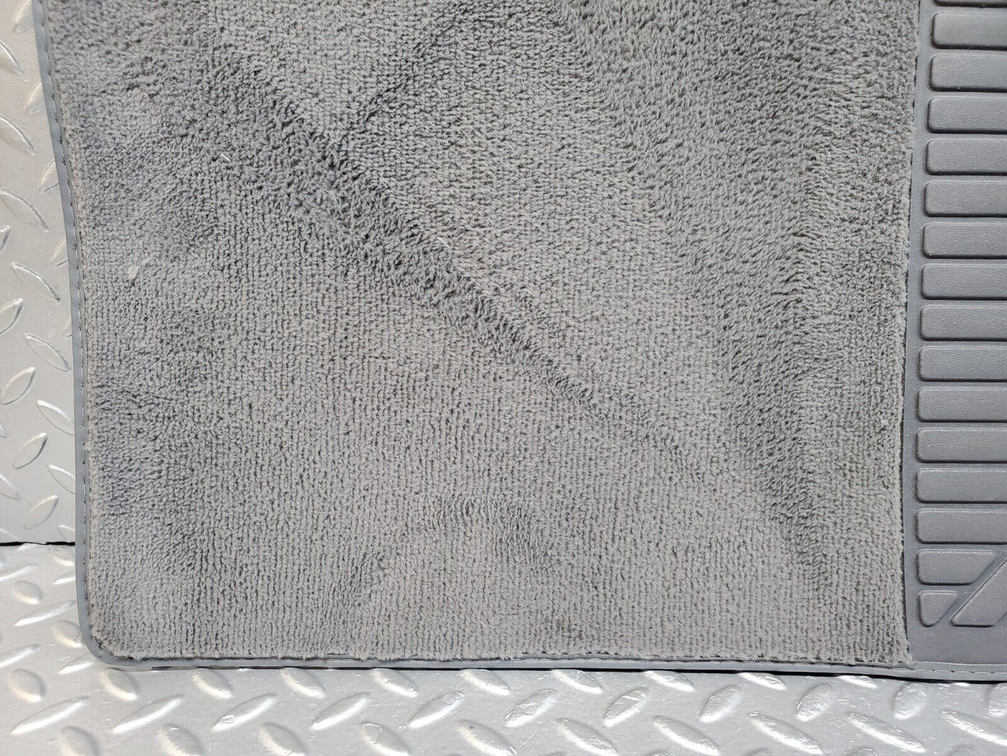 44739 Mercedes-Benz W124 220E Front Right Floor Carpet Grey 1246803840