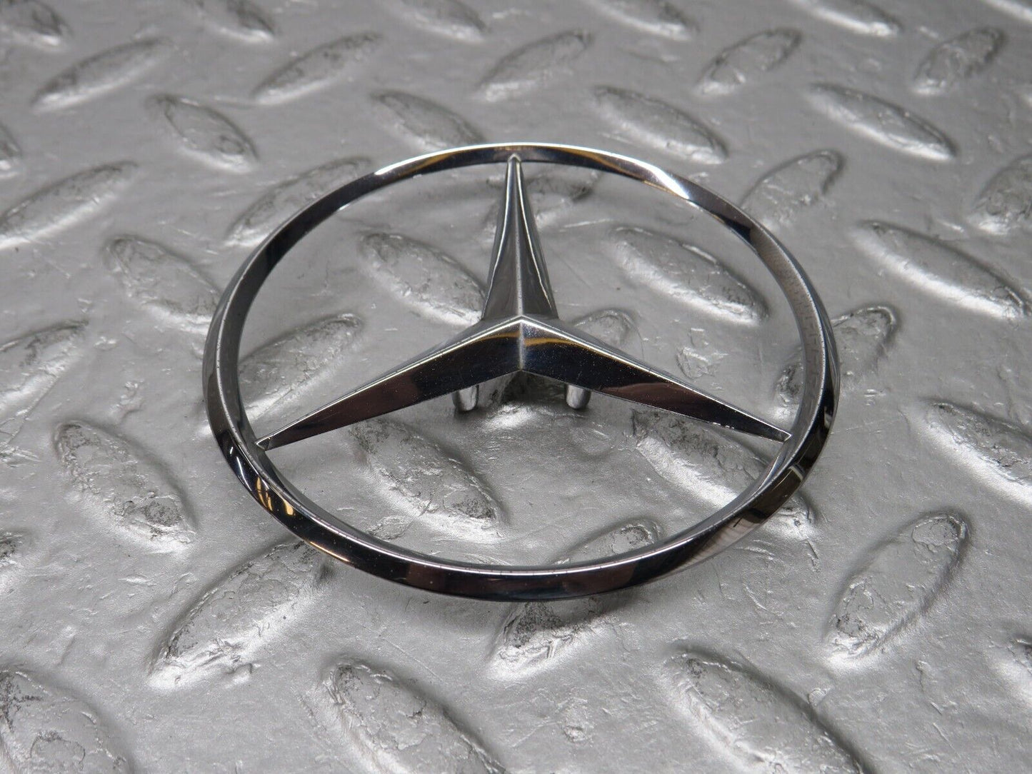 37760 Mercedes-Benz A124 320E Cabriolet Trunk Lid Badge Emblem 2017580158