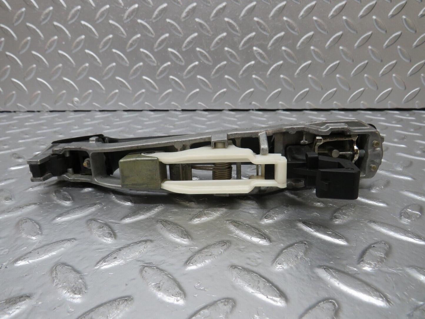30476 Mercedes-Benz W124 230E Rear Left Exterior Door Handle