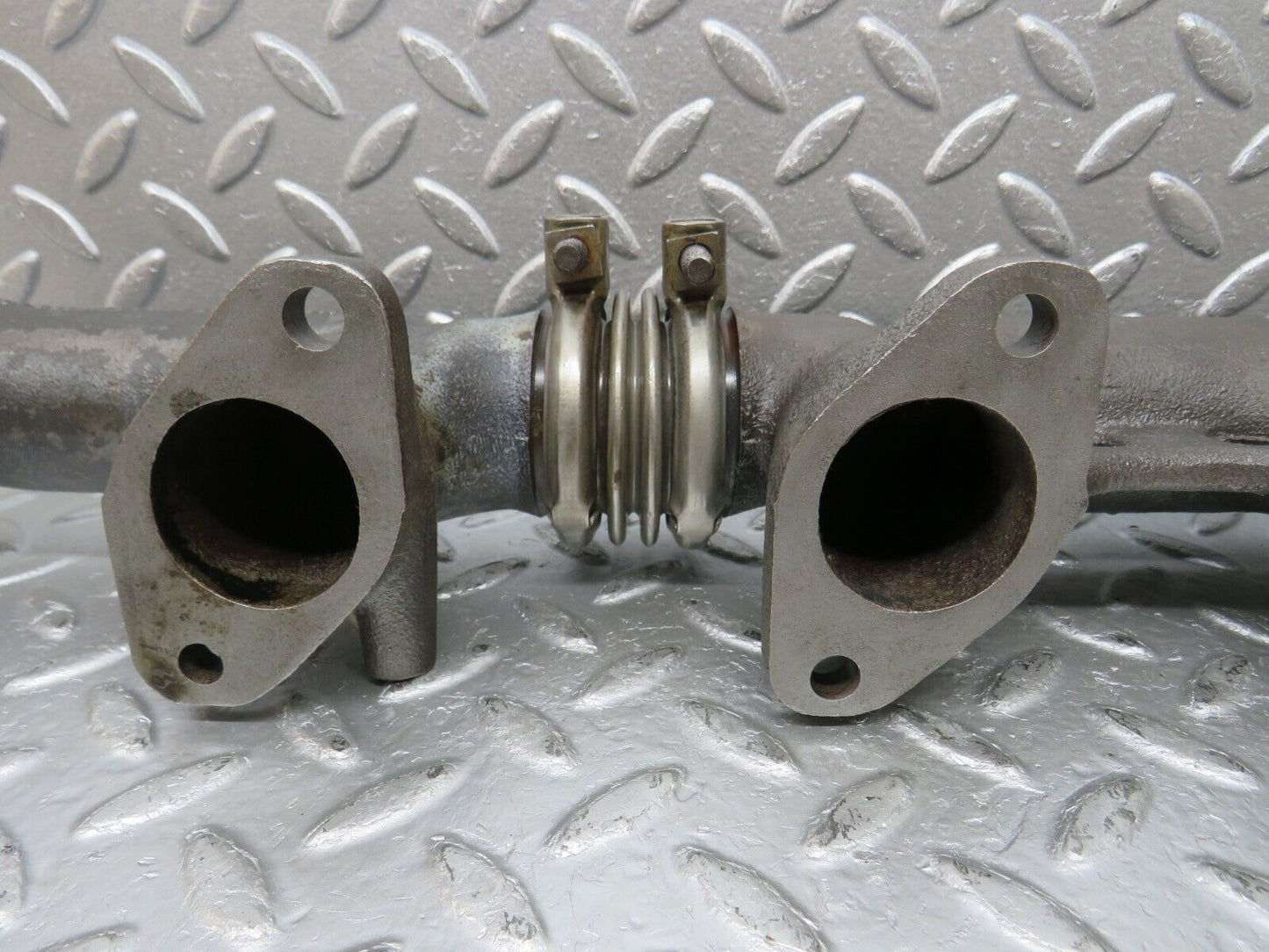 33111 Mercedes-Benz W126 380 V8 Exhaust Manifold Left 1161422302 1161422902