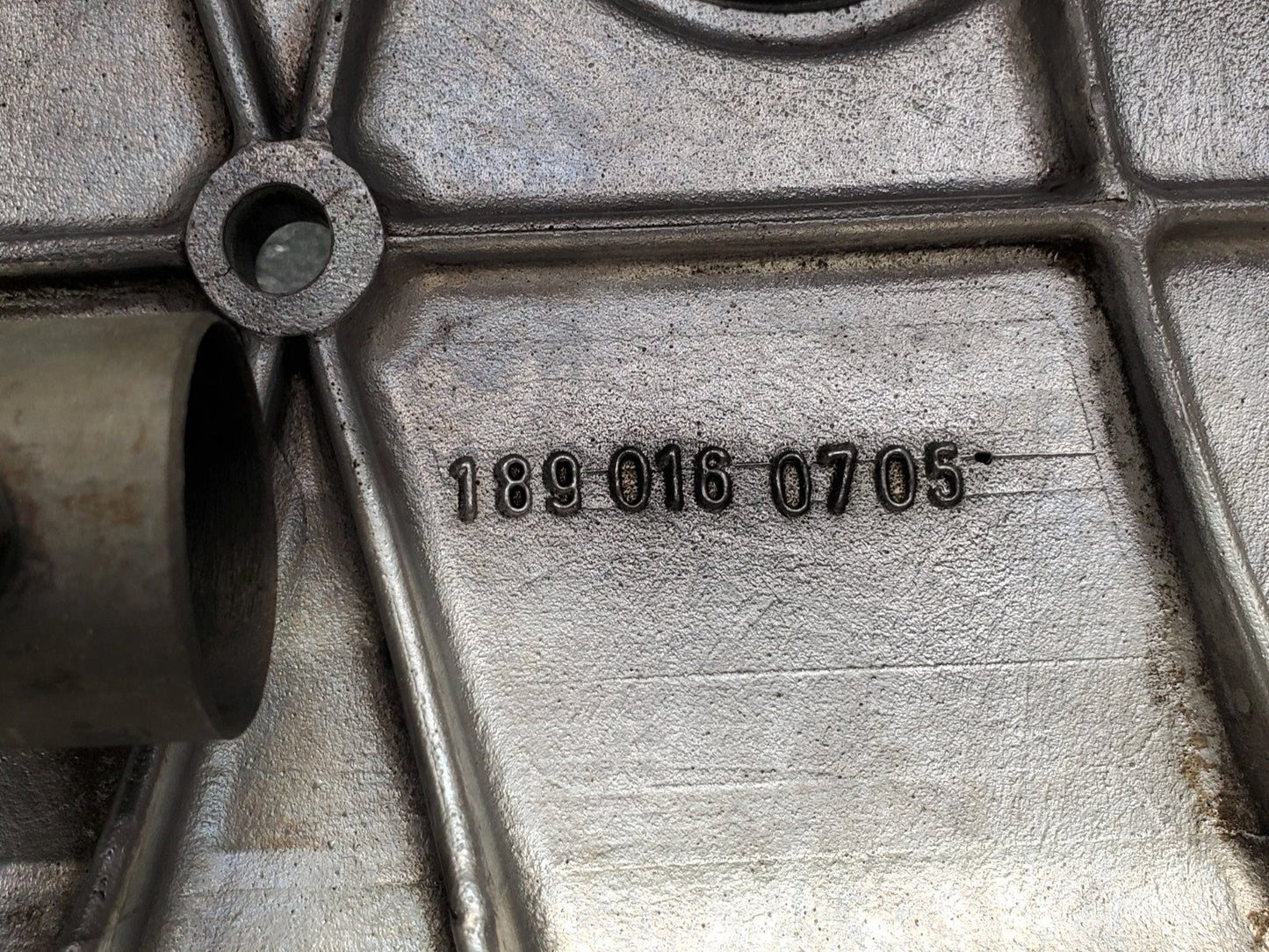 W112 cylinder head cover used OEM