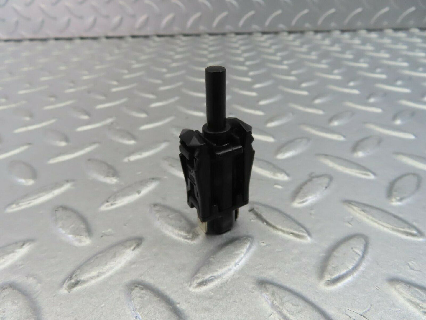 10735 Mercedes-Benz W123 230E Door Contact Switch 0015458714