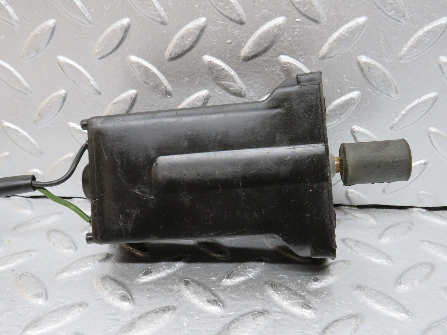 32256 Mercedes-Benz C107 350SLC Coupe Sunroof Motor Bosch 0130830001