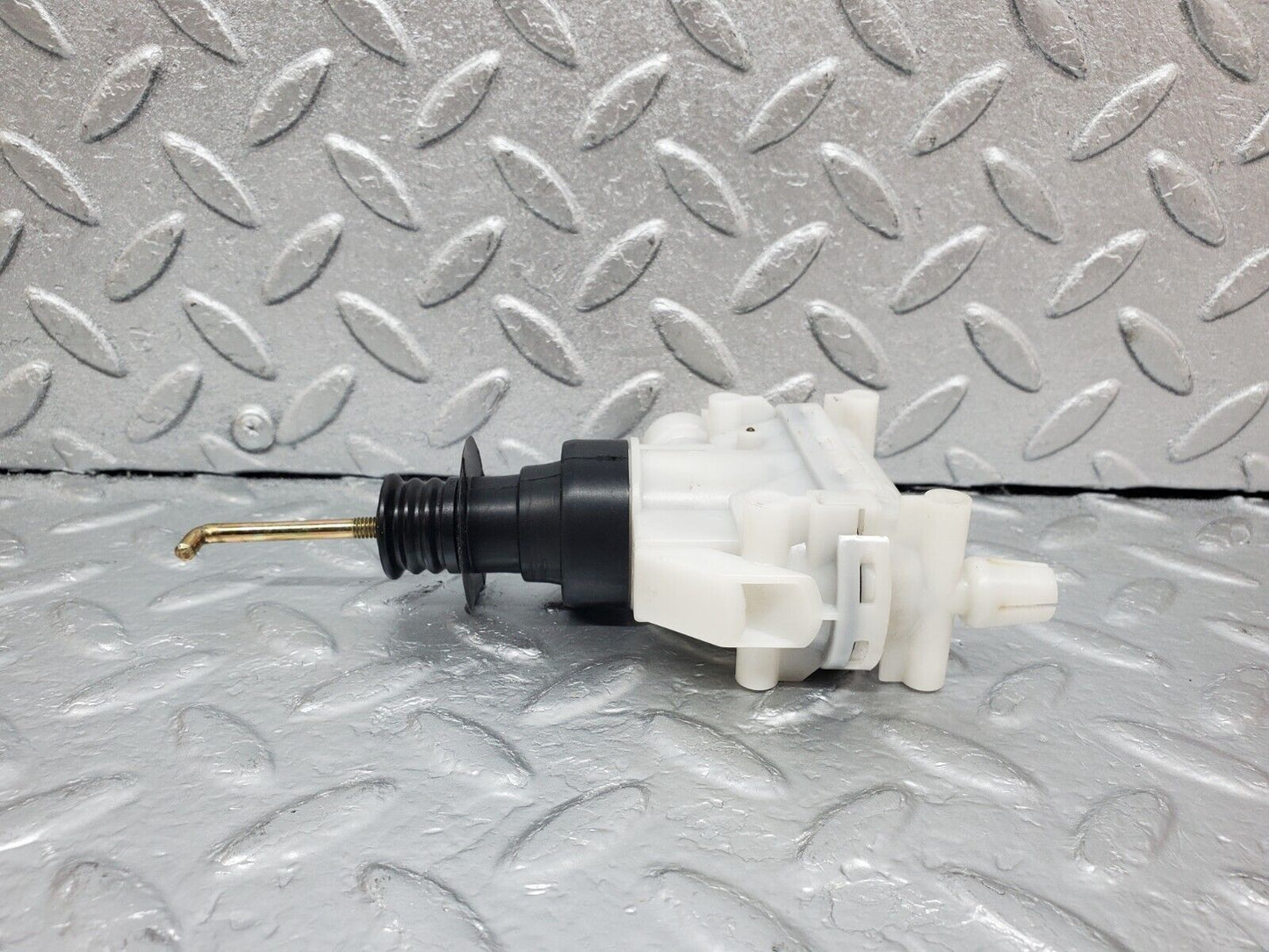 44952 Mercedes-Benz R129 300SL Coupe Left Door Lock Vacuum Actuator