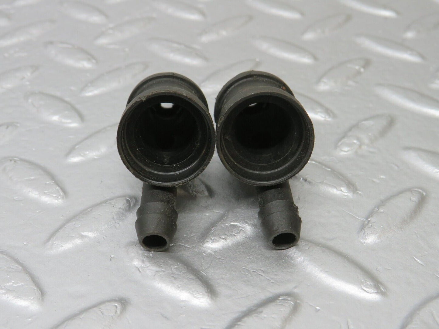 40264 Mercedes-Benz R107 Fuel Injector Holder 2x