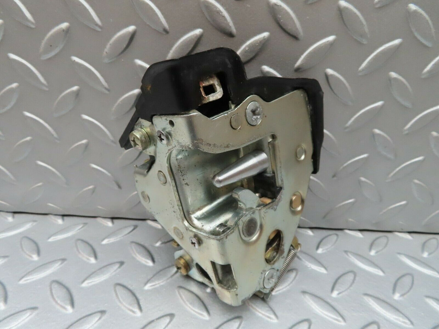 3705 Mercedes-Benz S123 200T Wagon Rear Right Door Lock Mechanism 1237330208