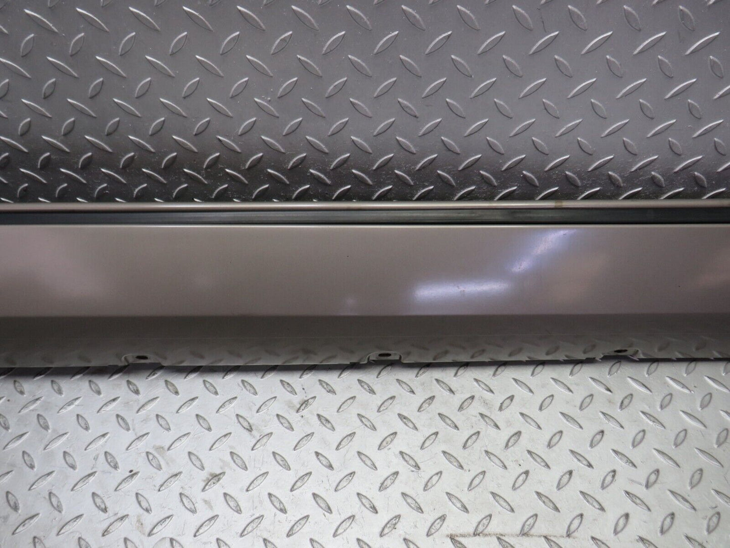 36607 Mercedes-Benz W201 190E 2.0L Side Skirt Right 2016906440 2016980930 2016981130