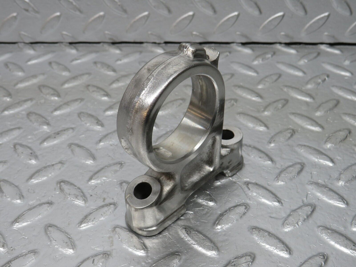 32998 Mercedes-Benz C107 R107 350 V8 Camshaft Tower Bearing 1160512112