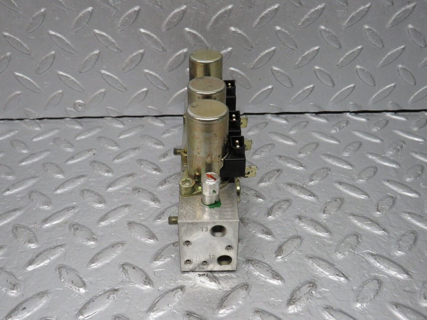 39462 Mercedes-Benz R129 320SL Coupe Roof Hydraulic Valve Right 1298002478