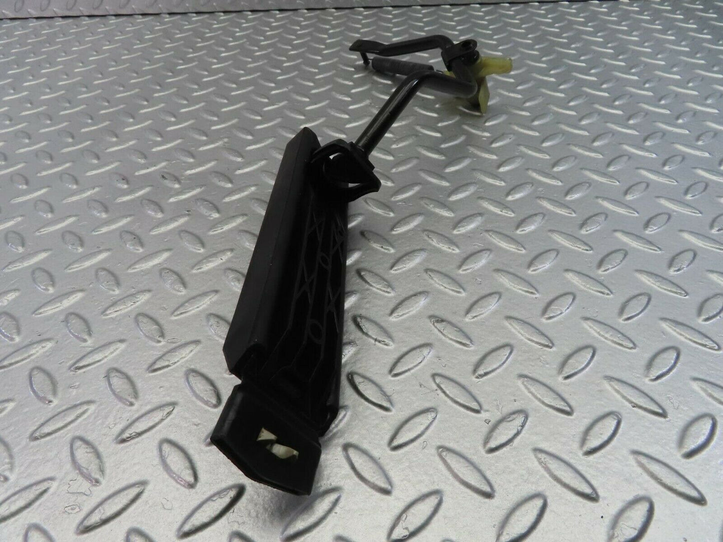 10493 Mercedes-Benz W201 190E Accelerator Pedal With Rubber 1233010082