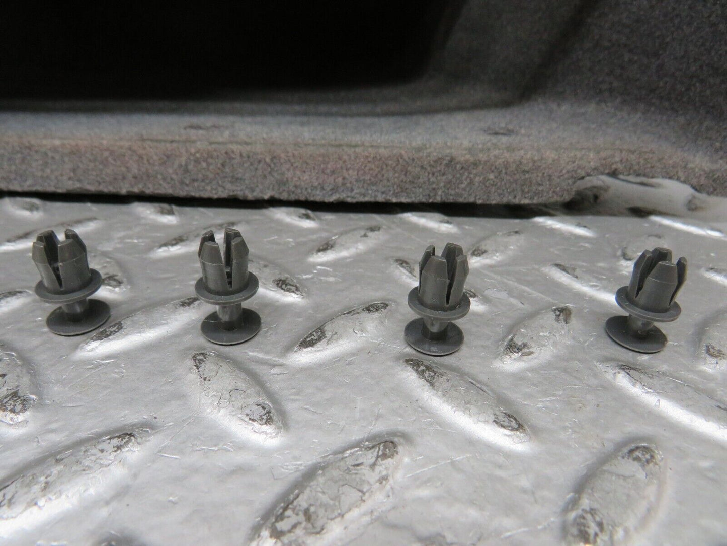 26611 Mercedes-Benz C124 220CE Coupe Glove Box 1246800191