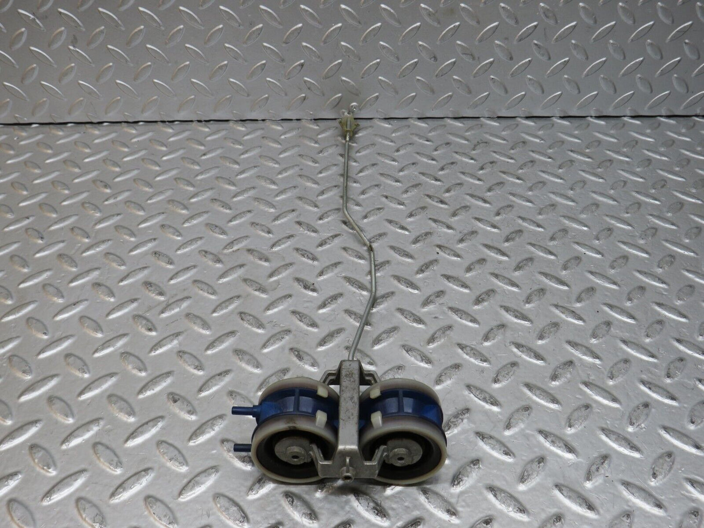 28175 Mercedes-Benz W123 280E Rear Right Door Lock Vacuum Actuator