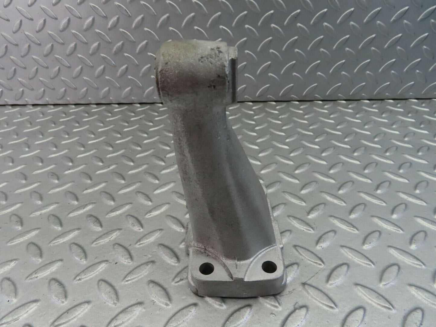 7967 Mercedes-Benz W115 220D Engine Mount Bracket Right Side 1152230504