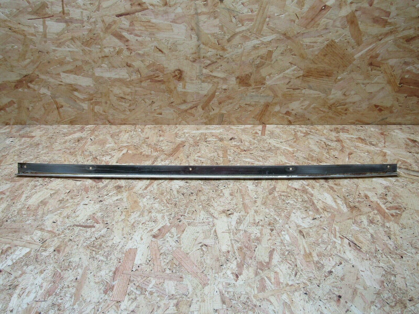 2134 Mercedes-Benz W116 350SE Centre Roof Chrome Trim Left Side