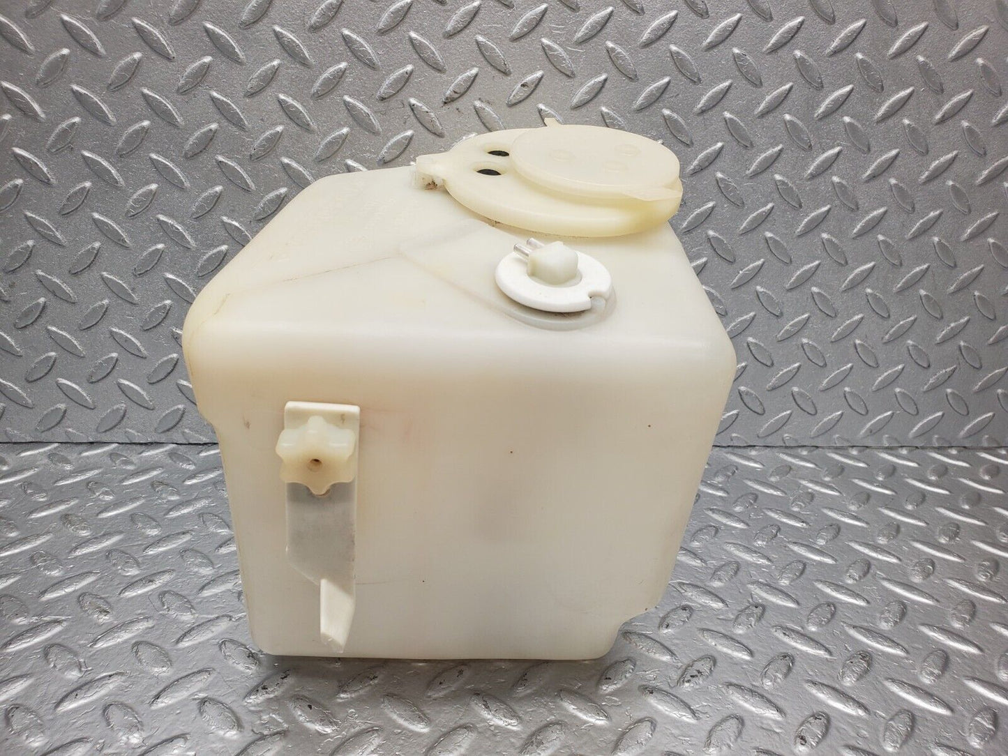 46769 Mercedes-Benz R129 320SL Coupe Windscreen Washer Fluid Reservoir 1298600360 1248690072 2105400045