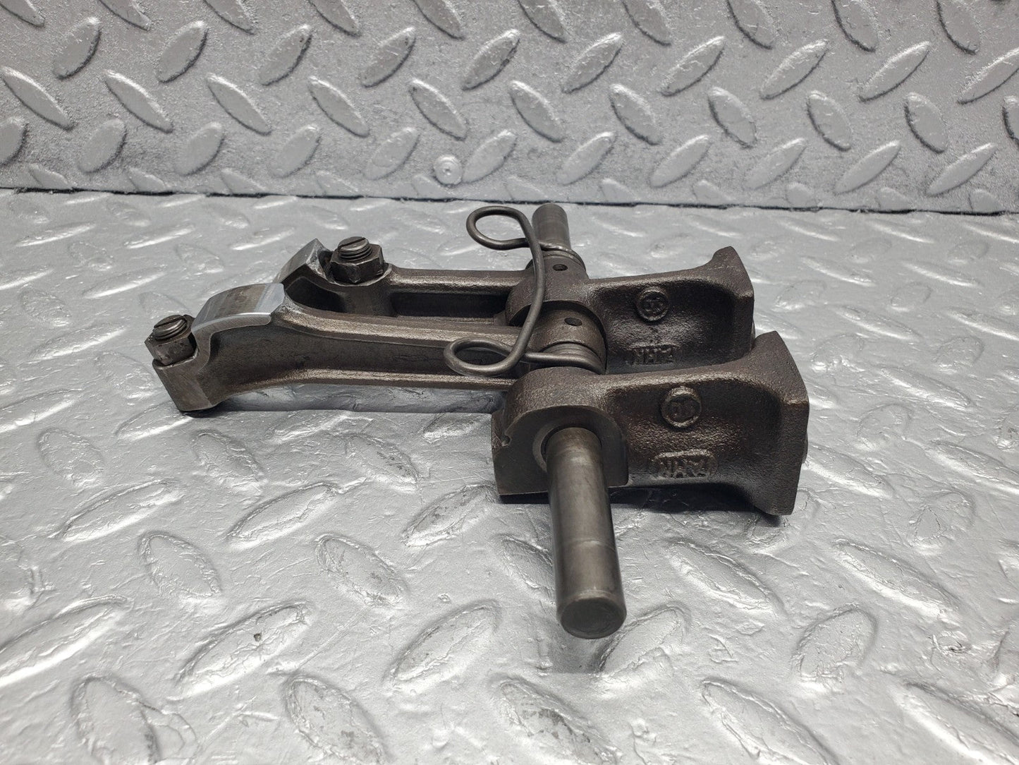 W112 rocker arm support arm shaft used OEM