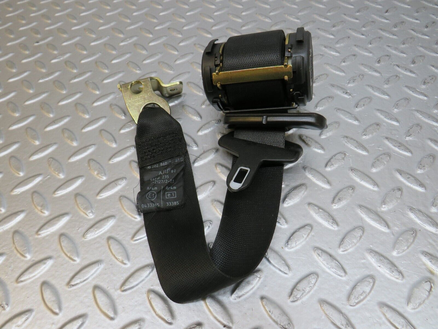 33526 Mercedes-Benz W202 C180 Rear Seat Belt Set With Buckles 2028607585