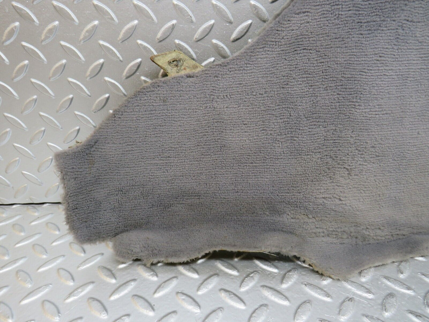 32347 Mercedes-Benz S124 300TE Wagon Centre Console Carpet Right Side Grey