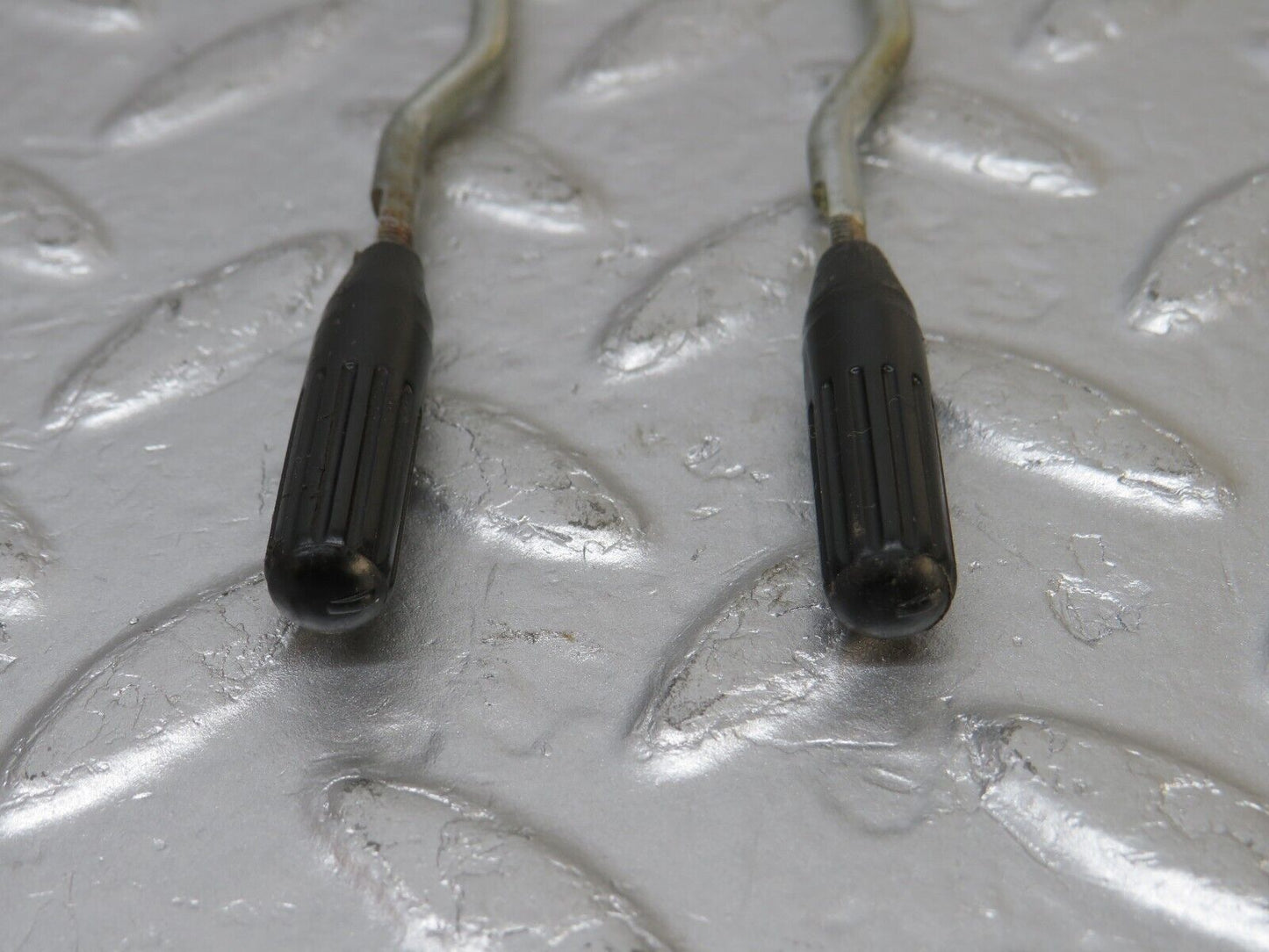 33636 Mercedes-Benz W201 190LE Front Door Lock Knob Pair