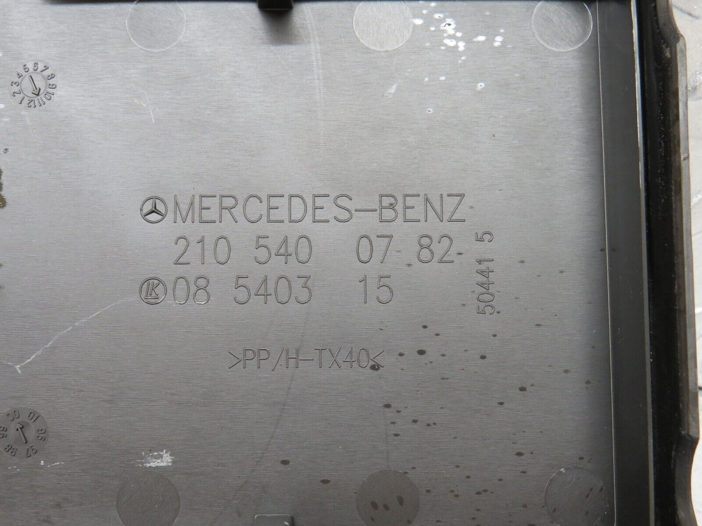 34845 Mercedes-Benz W210 320E Fuse Box 2105400350 2105400782
